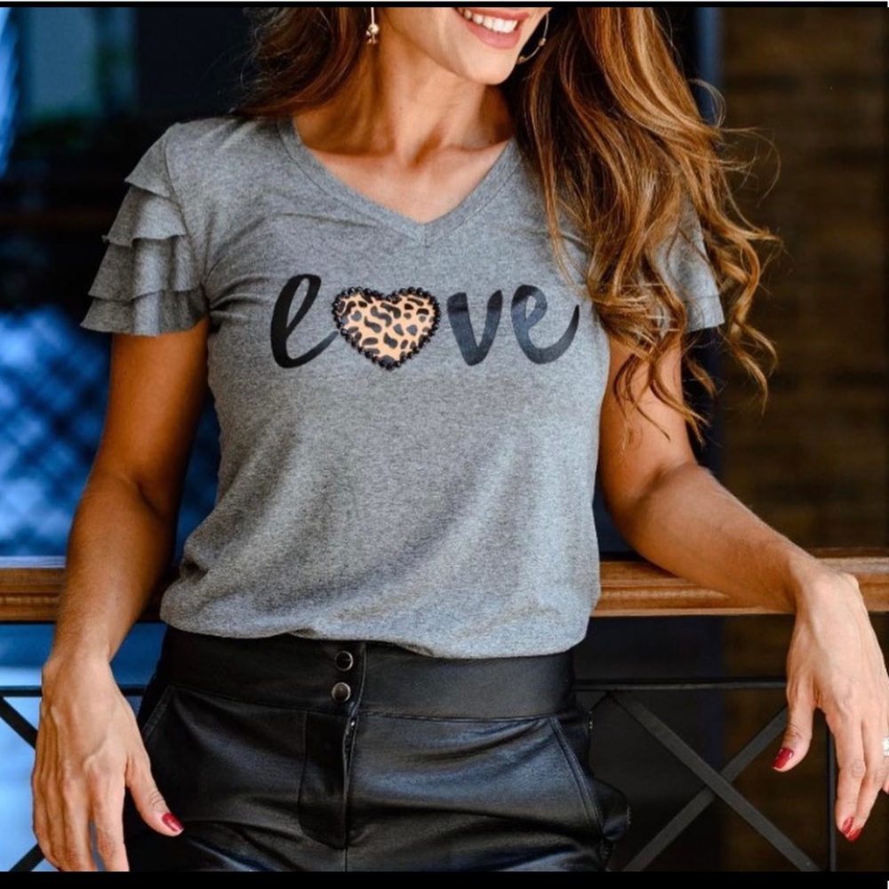 L🖤VE tee